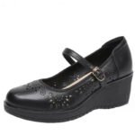 2025 Women Boots Natural Cow Slip on Genuine Leather Summer Hollow Breathable Moccasins Designer Ethnic Shallow Shoes